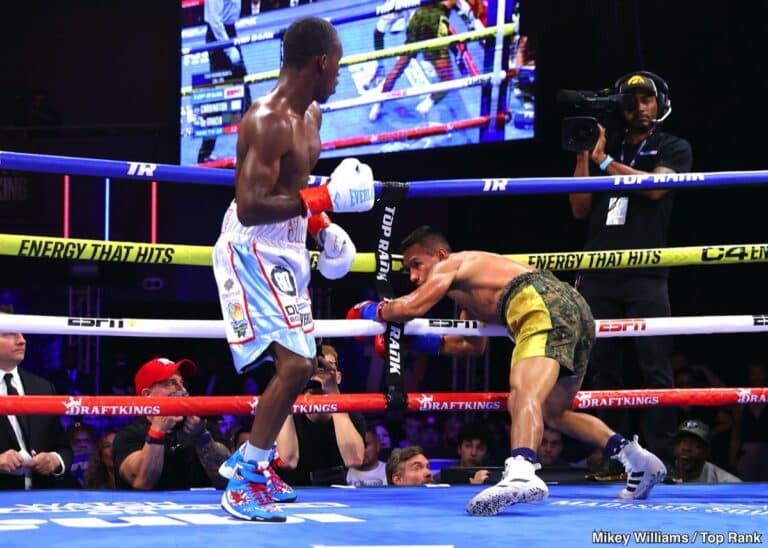 Image: Boxing Results: Bruce "Shu Shu" Carrington Stops De Gracia In The 8th As Naoya Inoue Looks On