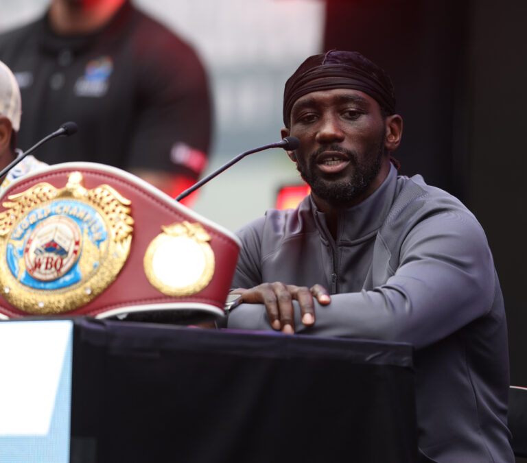 Image: Crawford's Canelo Rush: A Golden Parachute Before Retirement?