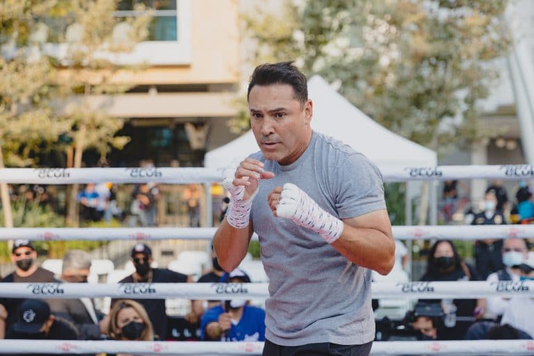 Image: De La Hoya slams Eddie Hearn & Anthony Joshua