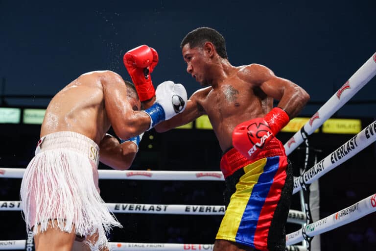 Image: Boxing Results: Nunez Sweetens Record with Sixth-Round Stoppage of Marriaga