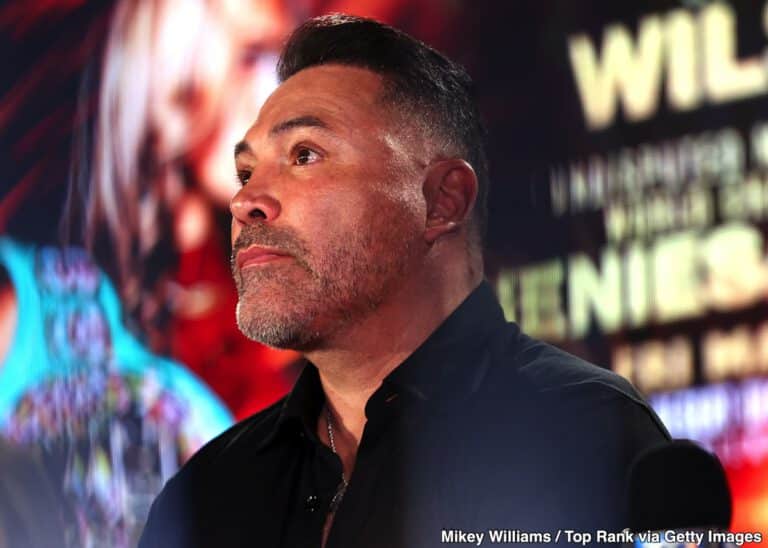 Image: De La Hoya Claps Back at Shakur Stevenson, Rejects Potential Signing